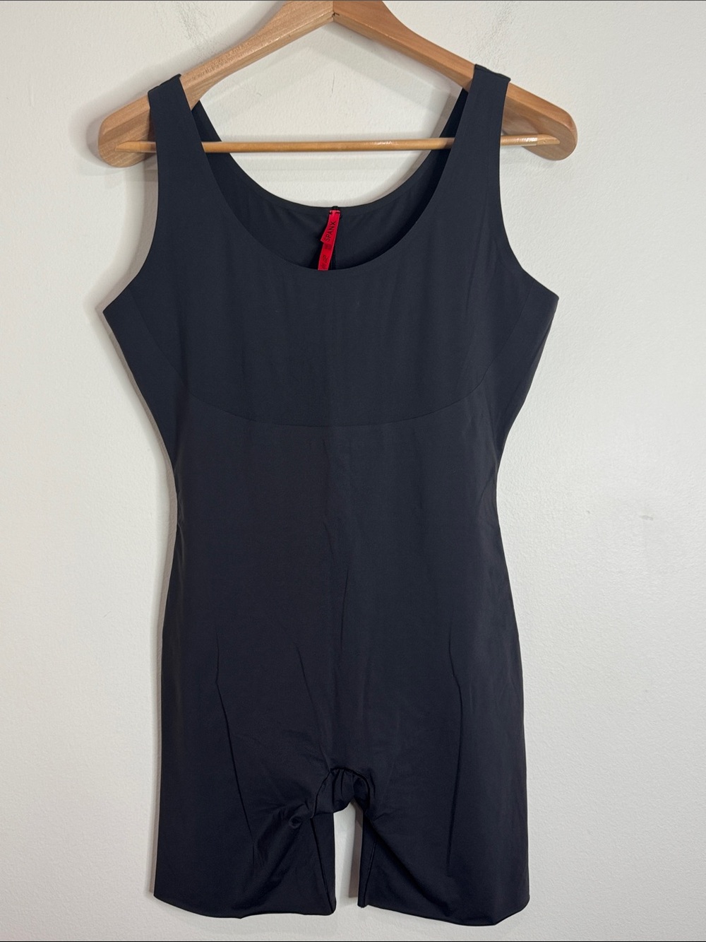 SPANX Black Scoop-Neck Shapewear Mid Thigh Shorts Bodysuit size XL